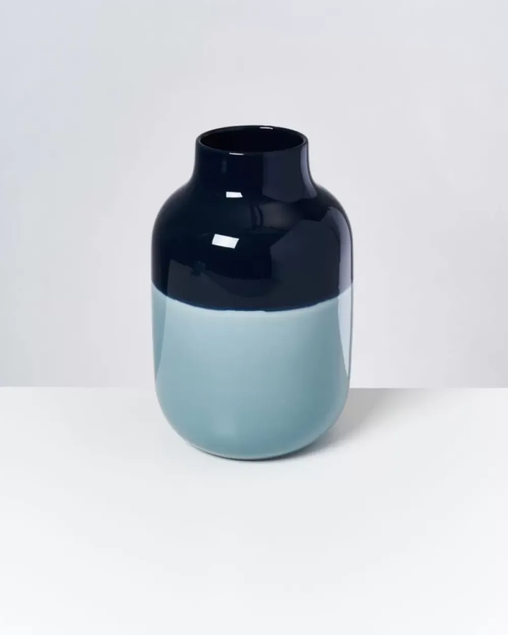 Motel a Miio Nuno Vase L Navy Hellblau