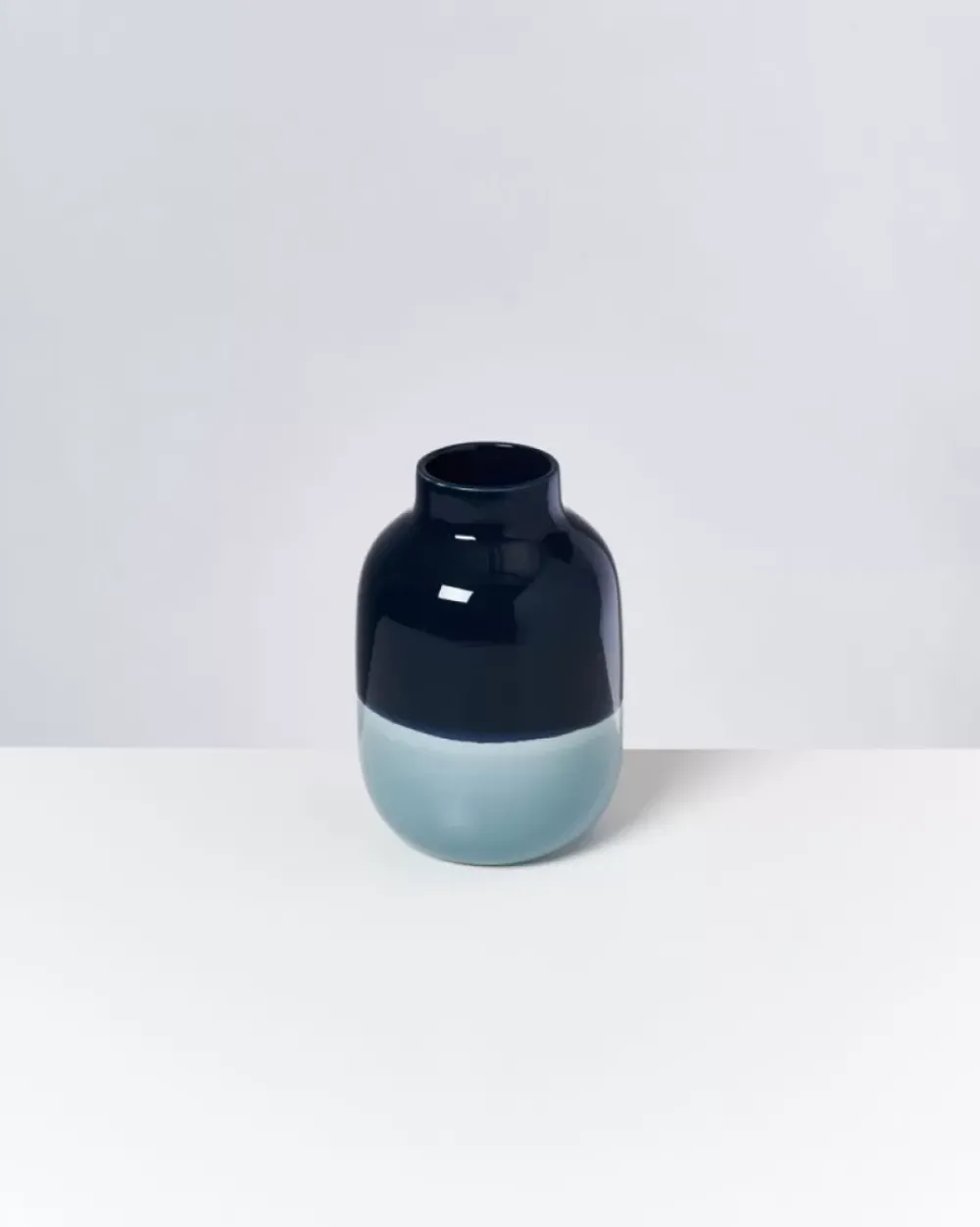 Motel a Miio Nuno Vase M Navy Hellblau